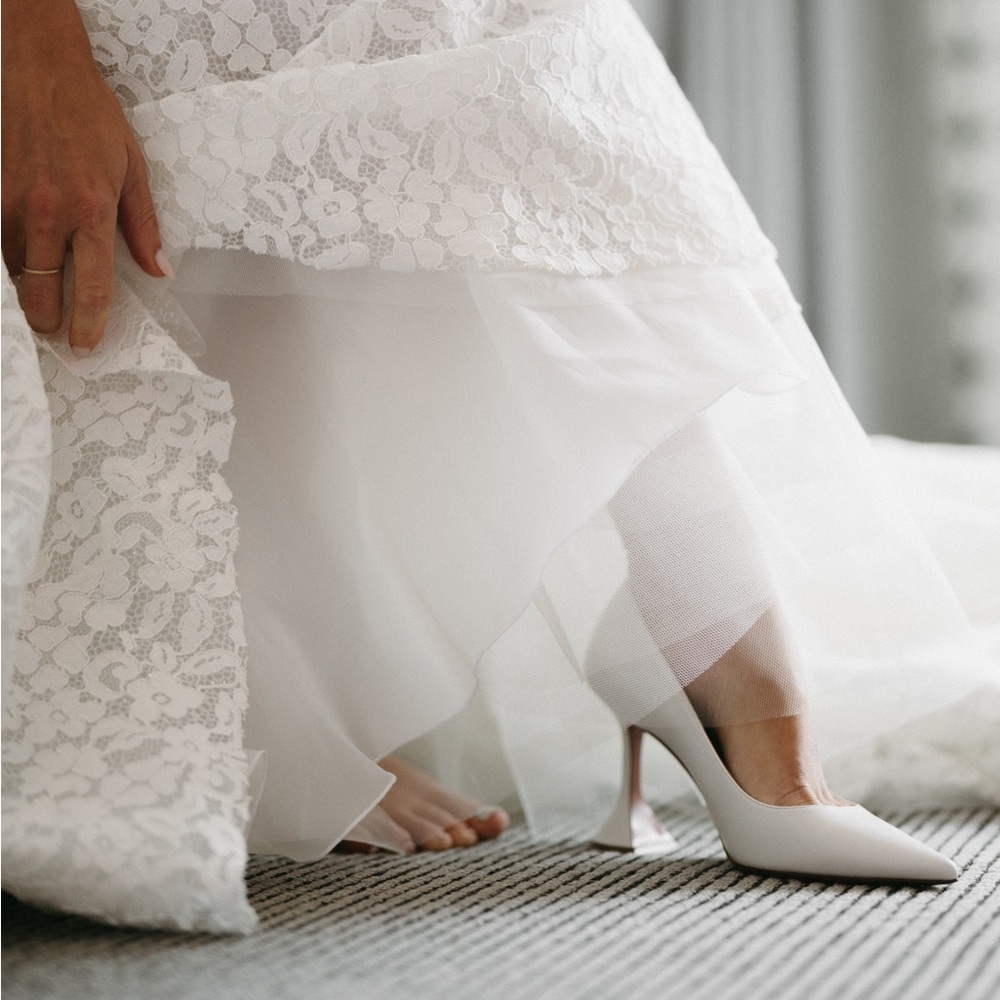 Amina Muaddi - 36 Elegant White Women's Pumps Bridal Bride Ami Pump White Naples